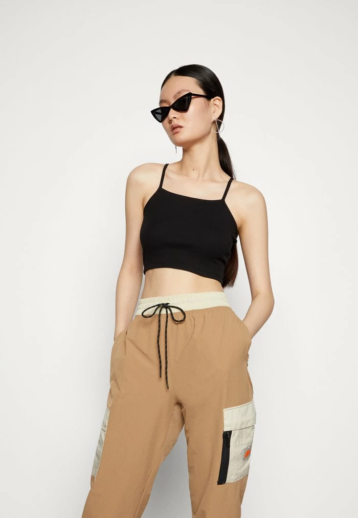 Nike Sportswear PANT - Cargo Trousers - Driftwood/rattan/safety Orange - Image 4