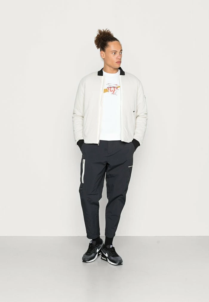 Nike Sportswear UTILITY PANT - Cargo Trousers - Black/sail/ice Silver - Image 2