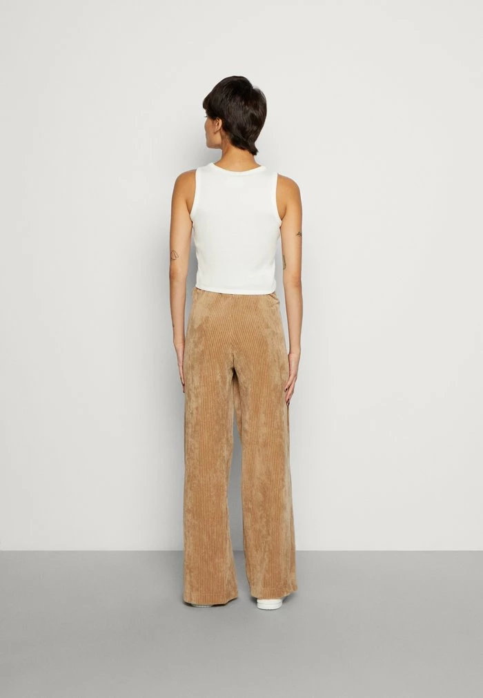 Nike Sportswear PANT WIDE - Tracksuit Bottoms - Beige - Image 3