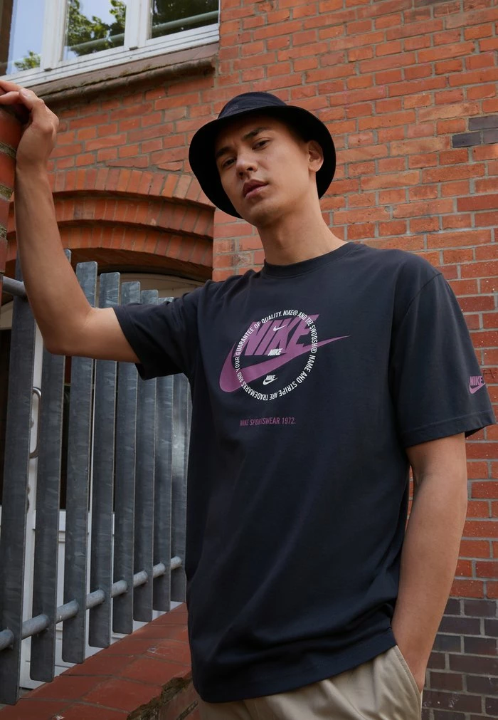 Nike Sportswear TEE - Print T-shirt - Off Noir