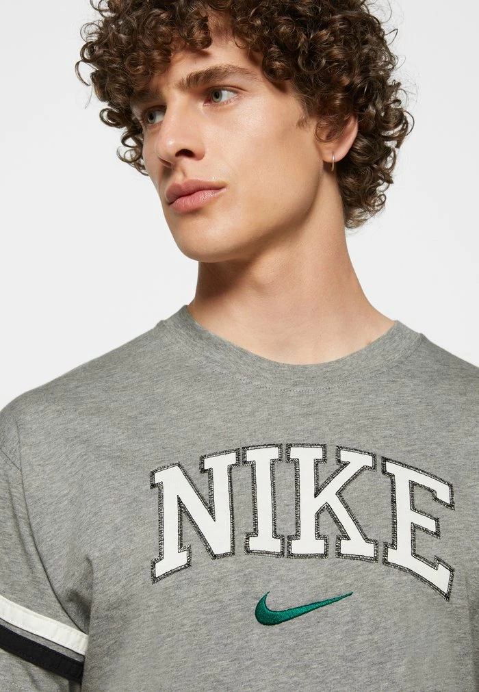 Nike Sportswear RETRO TEE - Print T-shirt - Grey Heather - Image 7