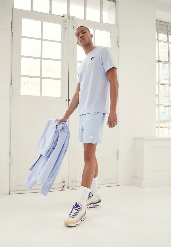 Nike Sportswear CLUB FLOW - Shorts - Light Marine