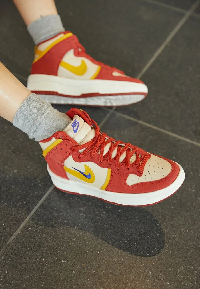 Nike Sportswear WMNS DUNK HIGH UP - High-top Trainers - Cinnabar/yellow Ochre/lapis/sanddrift/sail - Image 4