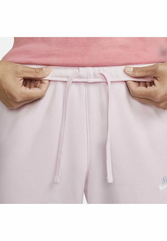 Nike Sportswear CLUB - Tracksuit Bottoms - Pink Foam Pink Foam White - Image 5