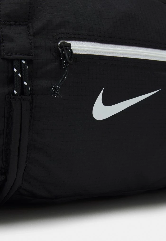 Nike Sportswear UNISEX - Sports Bag - Black/white - Image 5