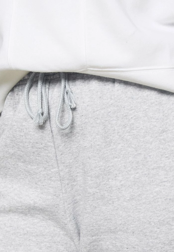 Nike Sportswear PLUS - Tracksuit Bottoms - Dk Grey Heather - Image 4