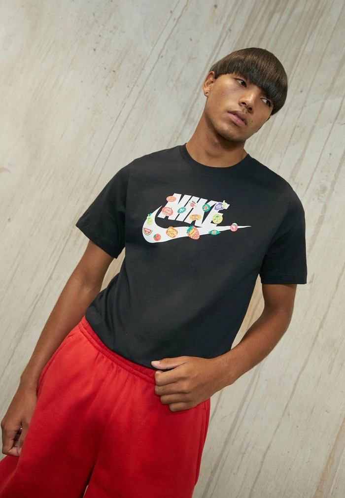 Nike Sportswear TEE - Print T-shirt - Black - Image 4
