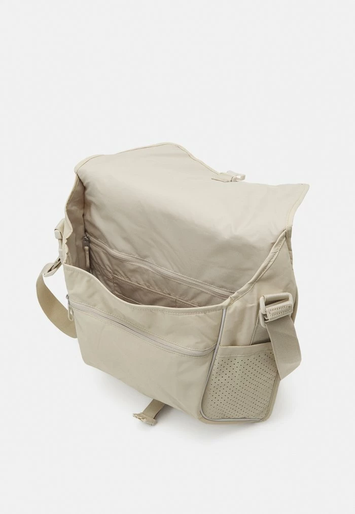 Nike Sportswear SPORTSWEAR ESSENTIALS UNISEX - Across Body Bag - Rattan/phantom - Image 3