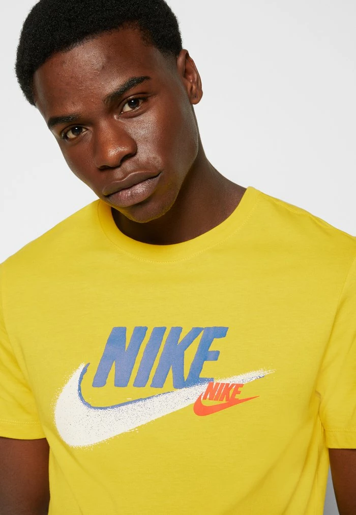 Nike Sportswear BRANDED TEE - Print T-shirt - Vivid Sulfur - Image 7
