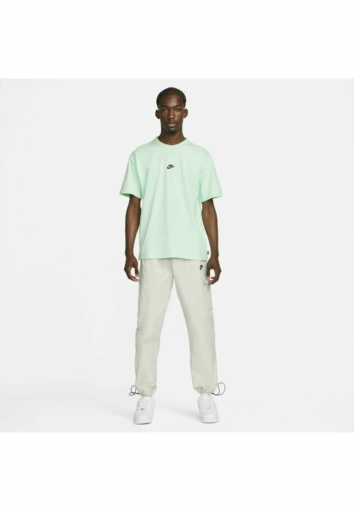 Nike Sportswear SUST TEE - Basic T-shirt - Mint Foam Black - Image 2