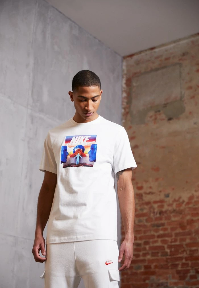 Nike Sportswear FESTIVAL PHOTO TEE - Print T-shirt - White