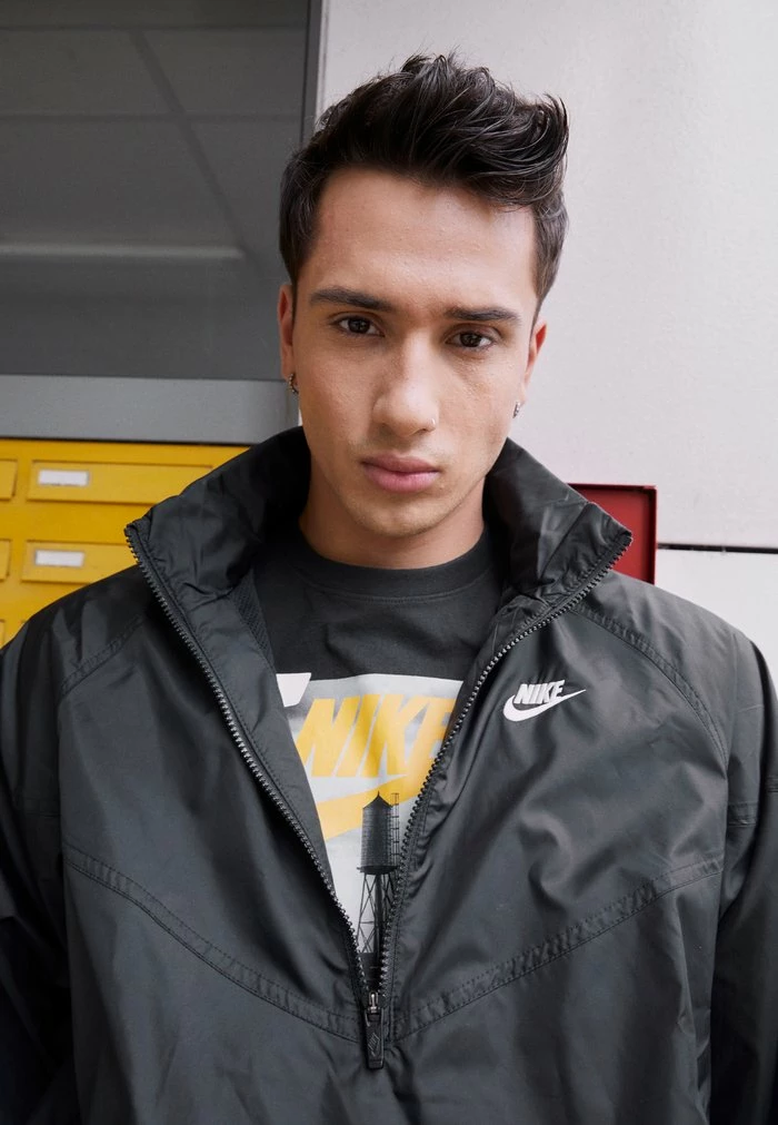 Nike Sportswear CLUB TRACK - Windbreaker - Black/white - Image 3