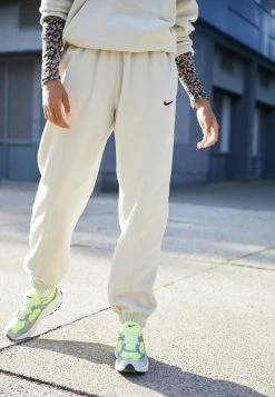 Nike Sportswear PANT COMO - Tracksuit Bottoms - Rattan