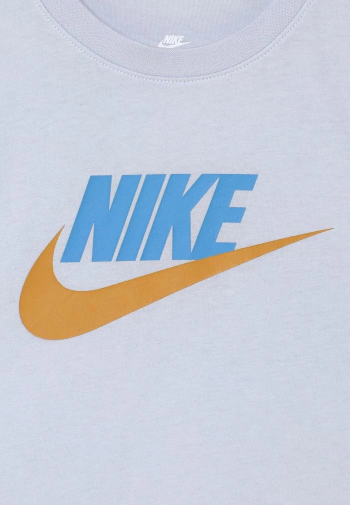 Nike Sportswear FUTURA - Print T-shirt - Football Grey - Image 3