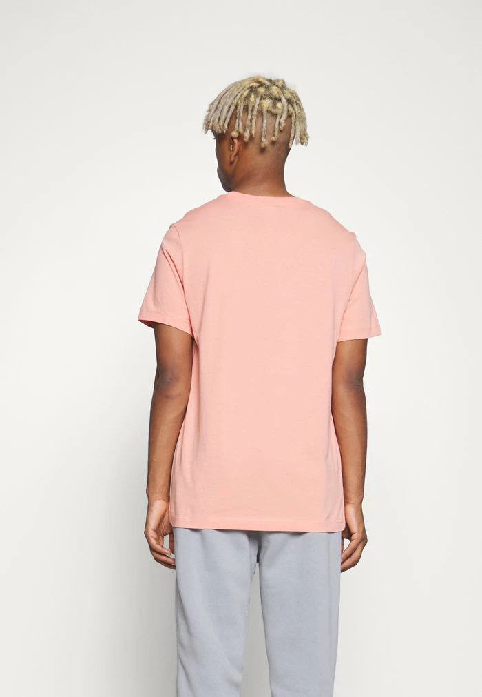 Nike Sportswear CLUB TEE - Basic T-shirt - Madder Root - Image 5