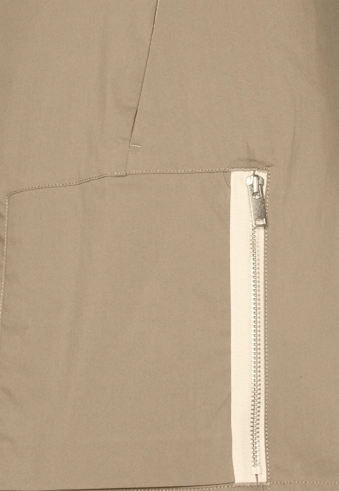 Nike Sportswear UTILITY - Shorts - Sandalwood/sail/ice Silver - Image 7