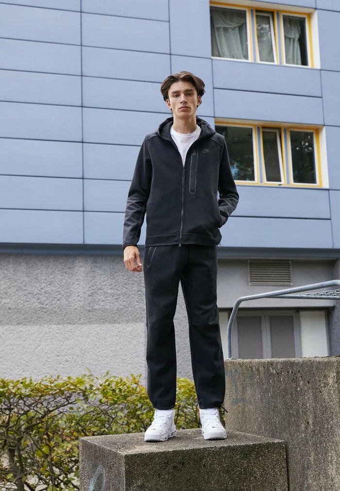 Nike Sportswear PANT - Tracksuit Bottoms - Black - Image 2