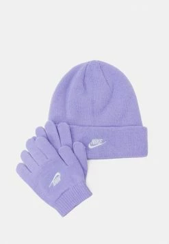 Nike Sportswear GIRLS CLUB BEANIE GLOVE UNISEX SET - Gloves - Purple Pulse