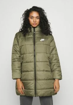 Nike Sportswear CLASSIC PARKA PLUS - Winter Coat - Medium Olive/white