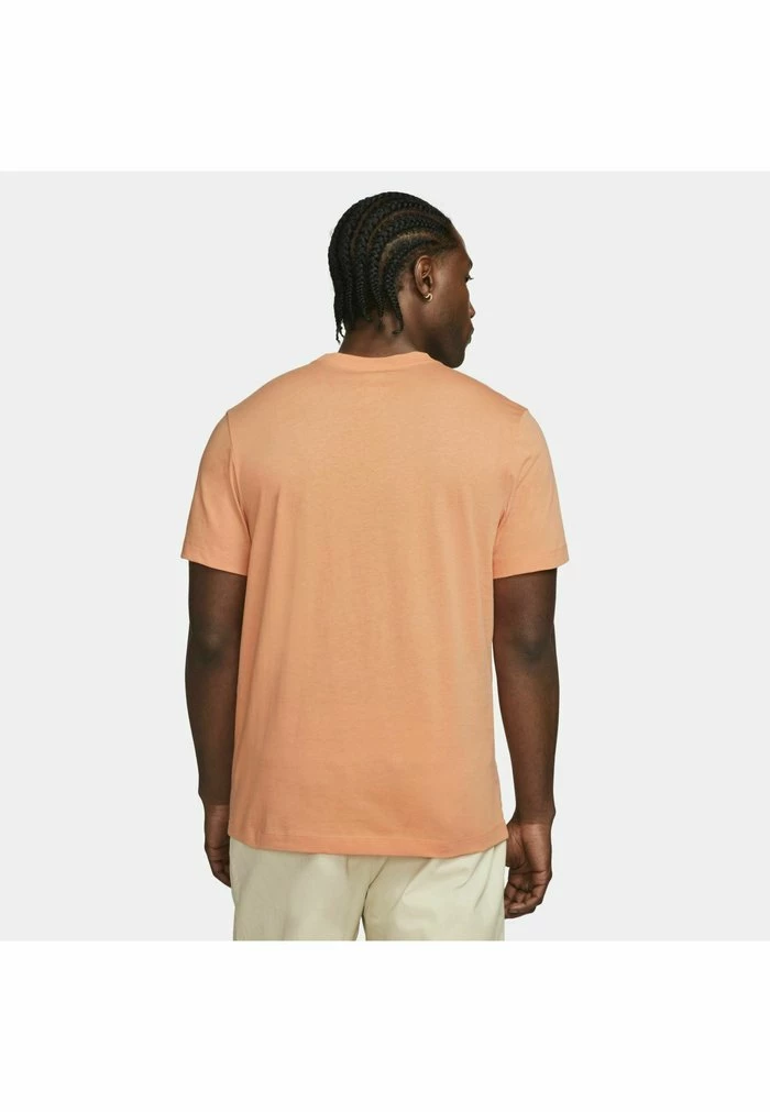 Nike Sportswear CLUB TEE - Basic T-shirt - Orange Trance - Image 3