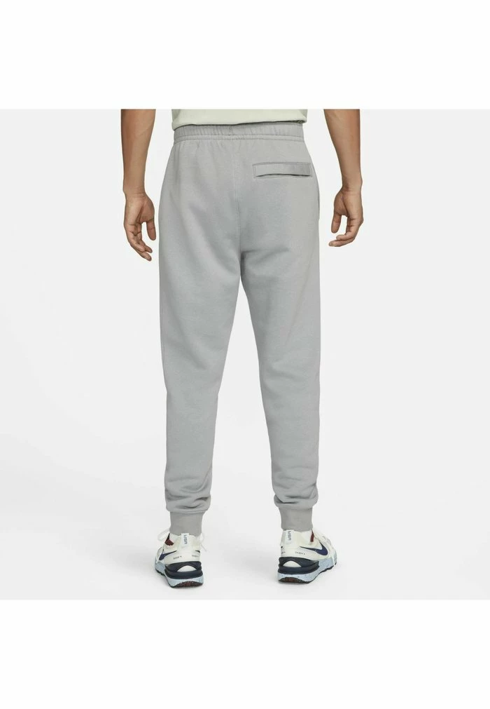 Nike Sportswear CLUB - Tracksuit Bottoms - Particle Grey Particle Grey White - Image 3