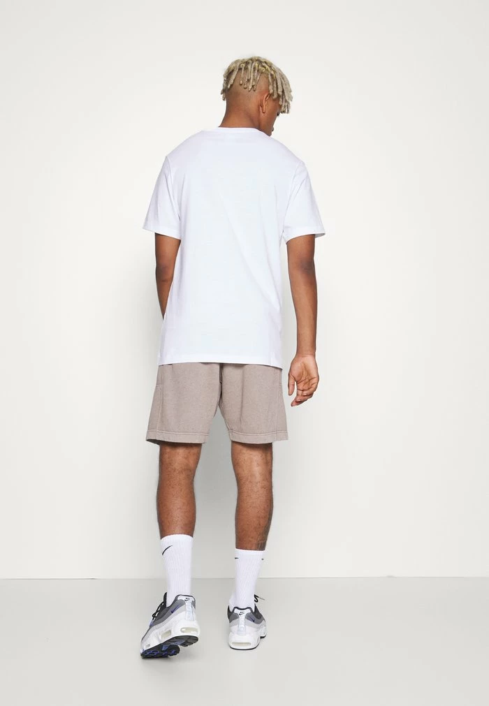 Nike Sportswear CLUB REVIVAL - Shorts - Olive Grey - Image 5