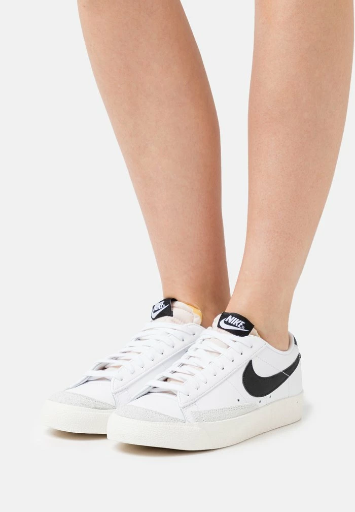 Nike Sportswear BLAZER - Trainers - White/black - Image 4