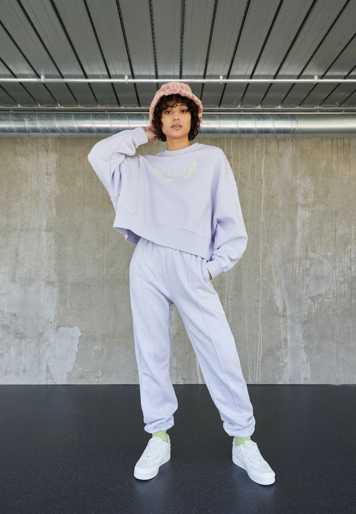 Nike Sportswear TREND PANT - Tracksuit Bottoms - Pure Violet
