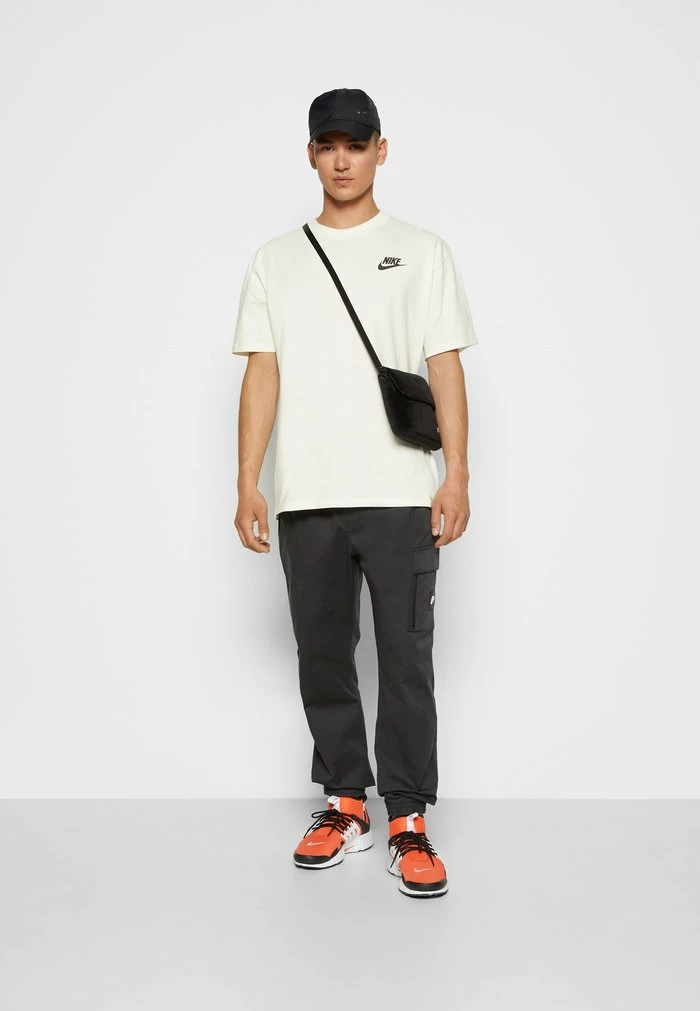 Nike Sportswear SUST TEE - Print T-shirt - Sail - Image 2