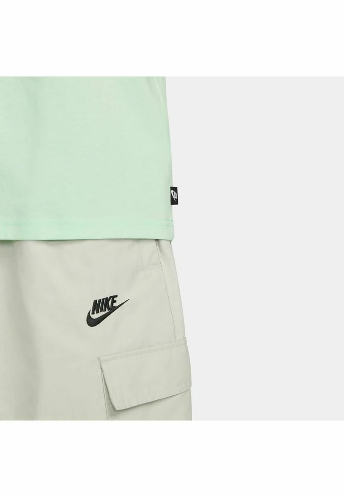 Nike Sportswear SUST TEE - Basic T-shirt - Mint Foam Black - Image 5