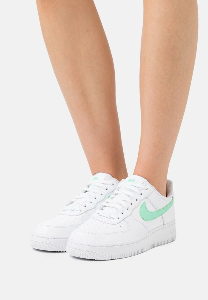 Nike Sportswear AIR FORCE 1 - Trainers - White/green Glow/light Bone