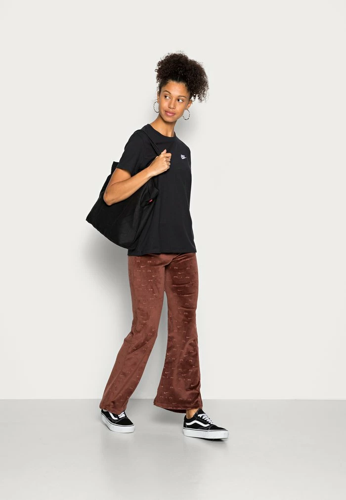 Nike Sportswear CLUB TEE - Basic T-shirt - Black - Image 2